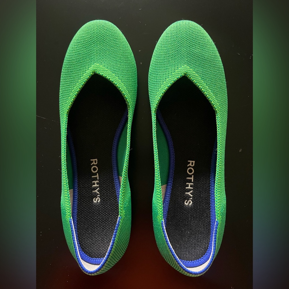Rothy’s Rare Retired The Flat Kelly Green Jellybean. Size 8